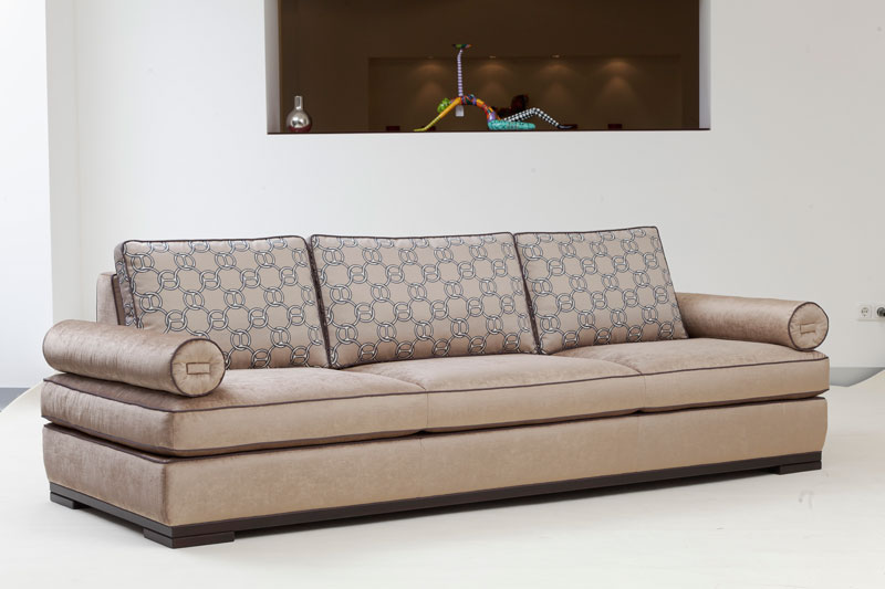 Luxus Sofa von Morgentau, hochwertiger Stoff, Farbe Beige Muster